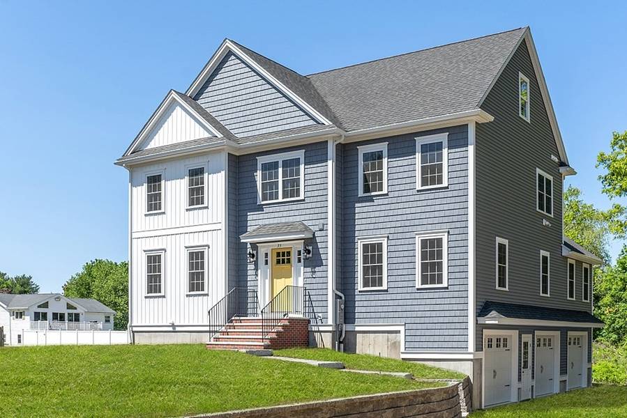 35 Lucaya Circle, Wilmington, MA 01887