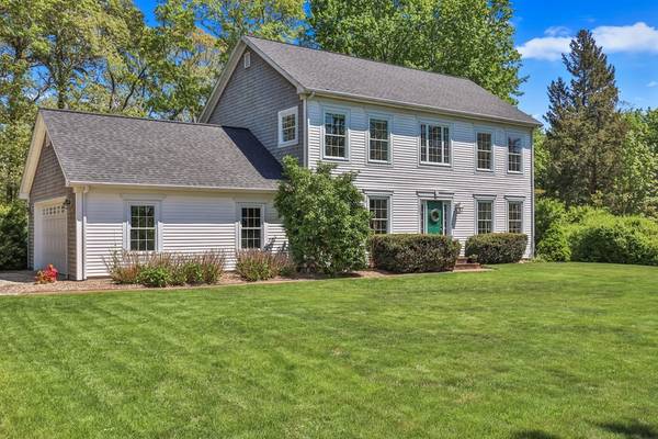 521 Harwich Rd, Brewster, MA 02631