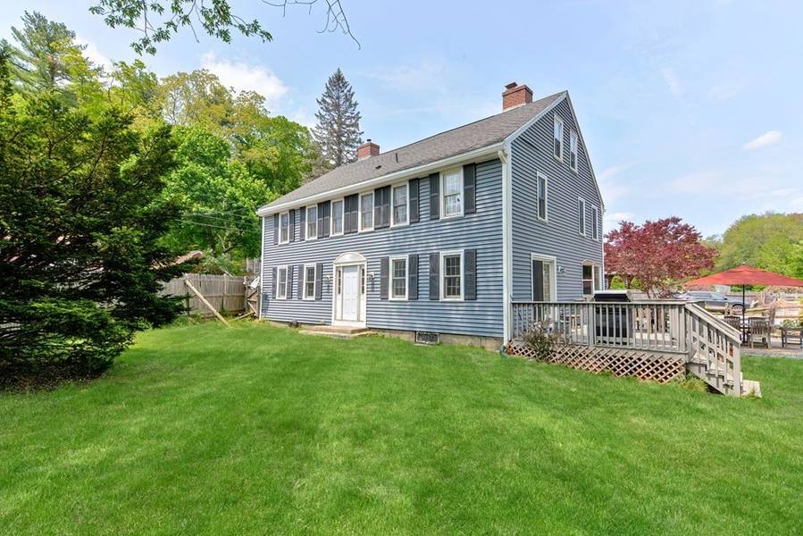 165 Main St, Upton, MA 01568