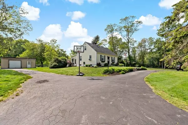 Swansea, MA 02777,9 Cedar Ave