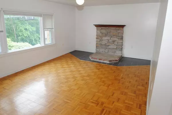 Sutton, MA 01590,16 Hartness Road #D