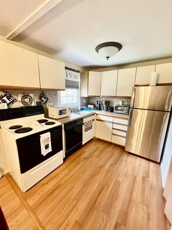 Agawam, MA 01001,418 Meadow St #C6