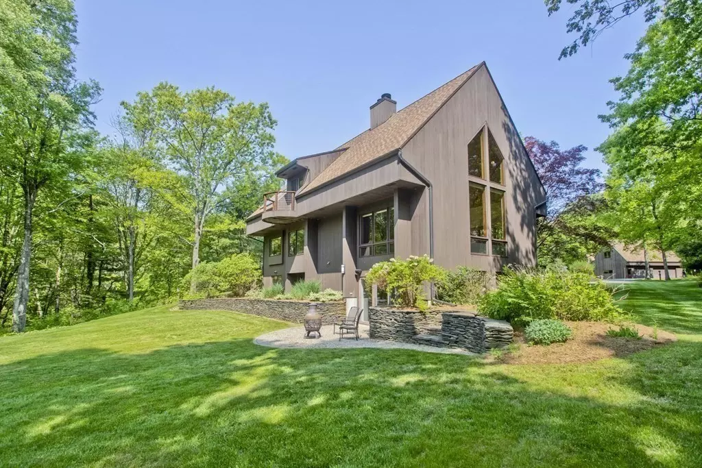 Greenfield, MA 01301,452 S Shelburne Road