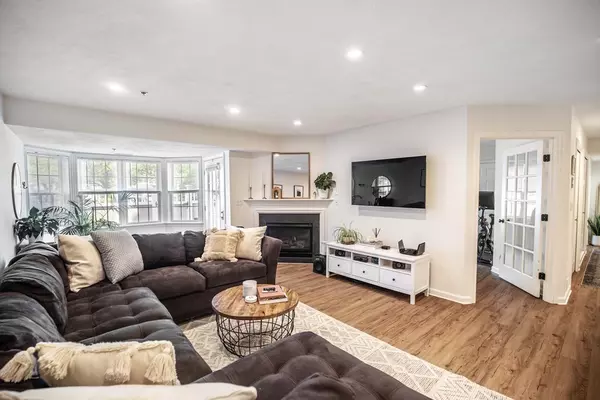 Lexington, MA 02420,665 Lowell Street #52