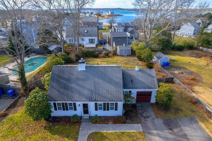 11 Russell Road, Bourne, MA 02532