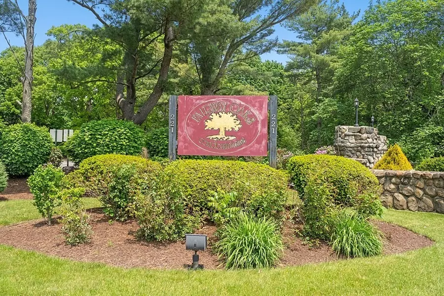 221 Oak #15-12, Brockton, MA 02301