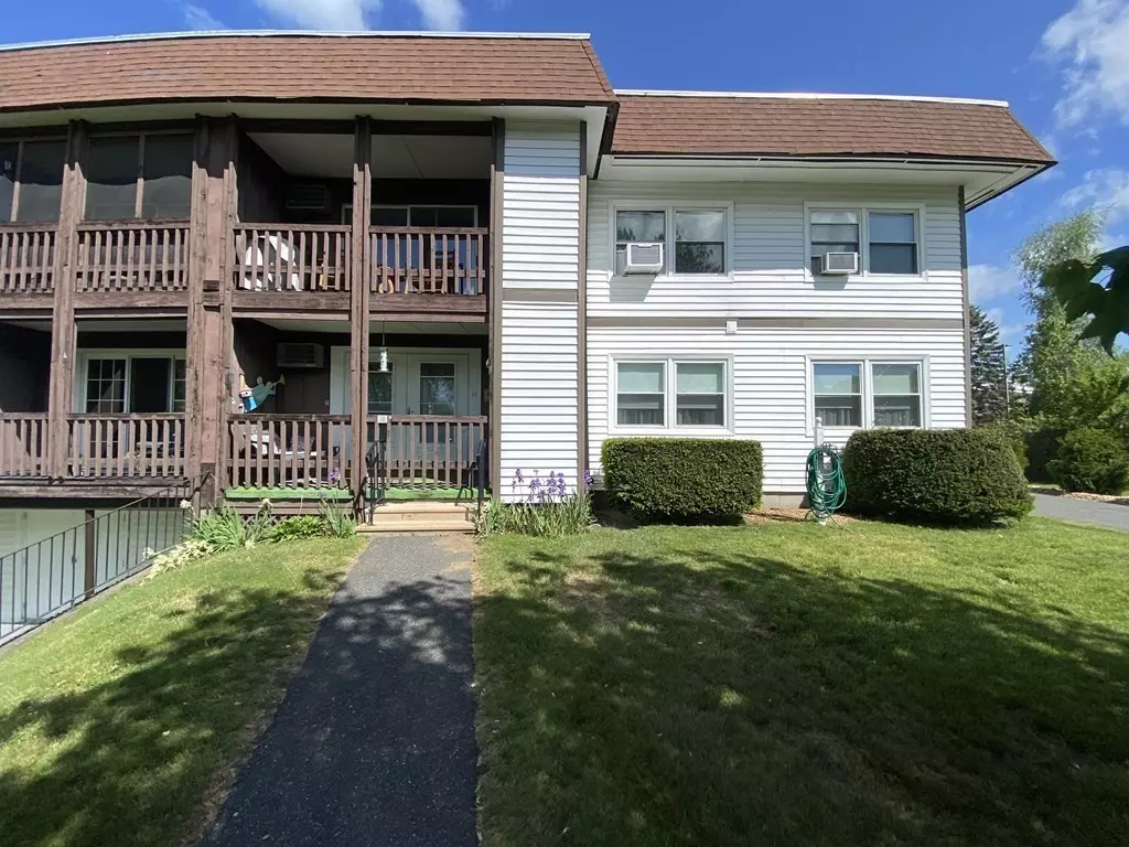 Greenfield, MA 01301,3 Keegan Ln #B