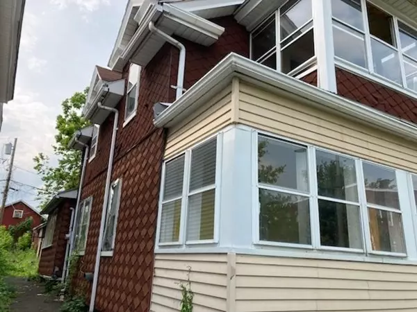 61 Pine Street, Holyoke, MA 01040