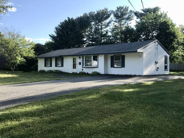 69 Glenwood Dr, Swansea, MA 02777