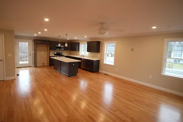 Whitman, MA 02382,1005 Auburn Street #F3