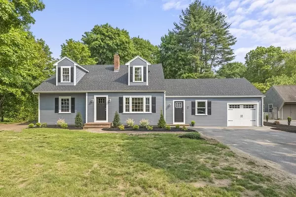 659 S Main St, Raynham, MA 02767