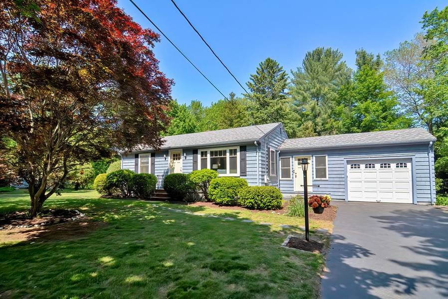 15 Saint James Rd, North Attleboro, MA 02760