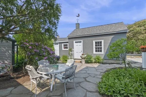 Marblehead, MA 01945,80 Front St