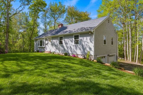 9 Rowley Ln, Yarmouth, MA 02675