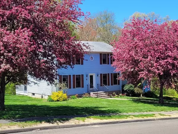 5 Brookside Dr, Agawam, MA 01030