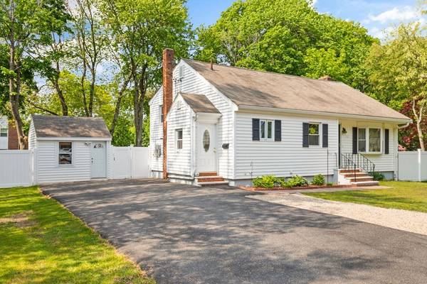 40 Lambert Ave, Stoughton, MA 02072