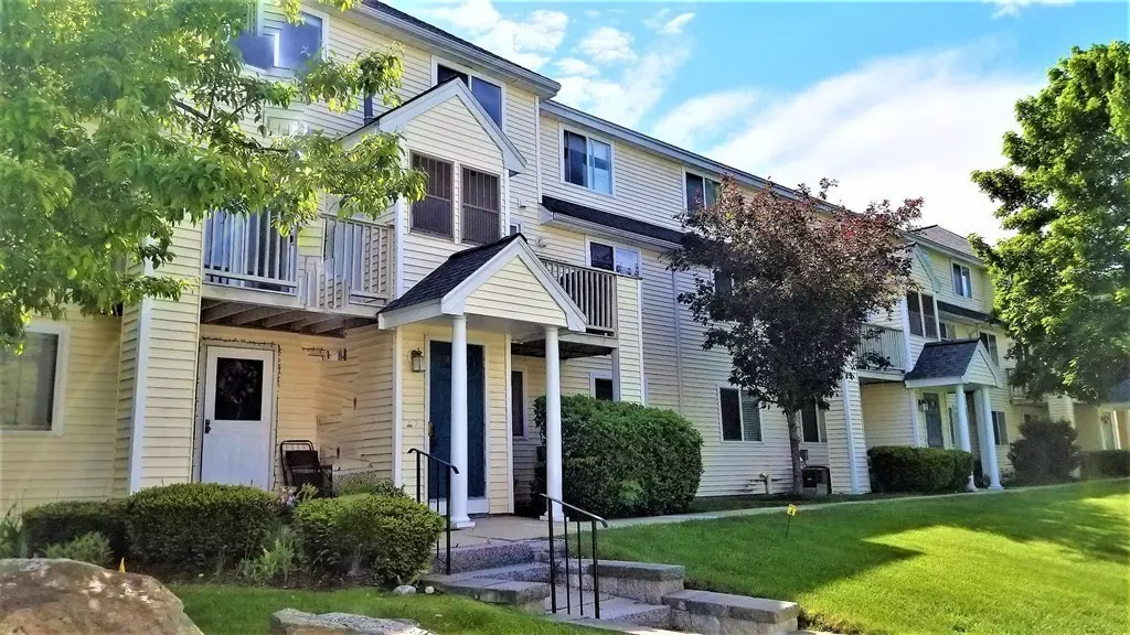 360 Littleton Rd #C-11, Chelmsford, MA 01824