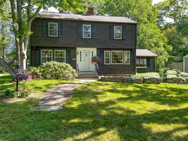 Hamilton, MA 01982,11 Oak St