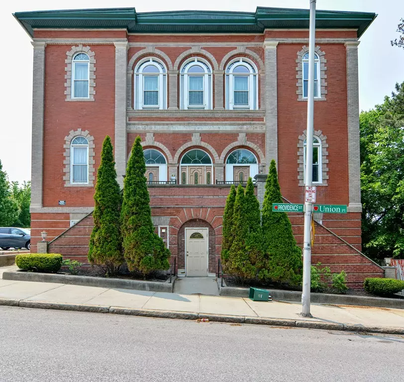 Worcester, MA 01604,32 Providence St #11