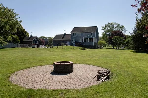 Westport, MA 02790,43 Meadowbrook Lane