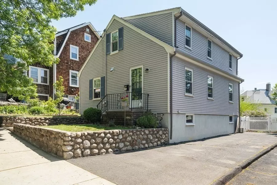 11 Sunset Rd, Arlington, MA 02474