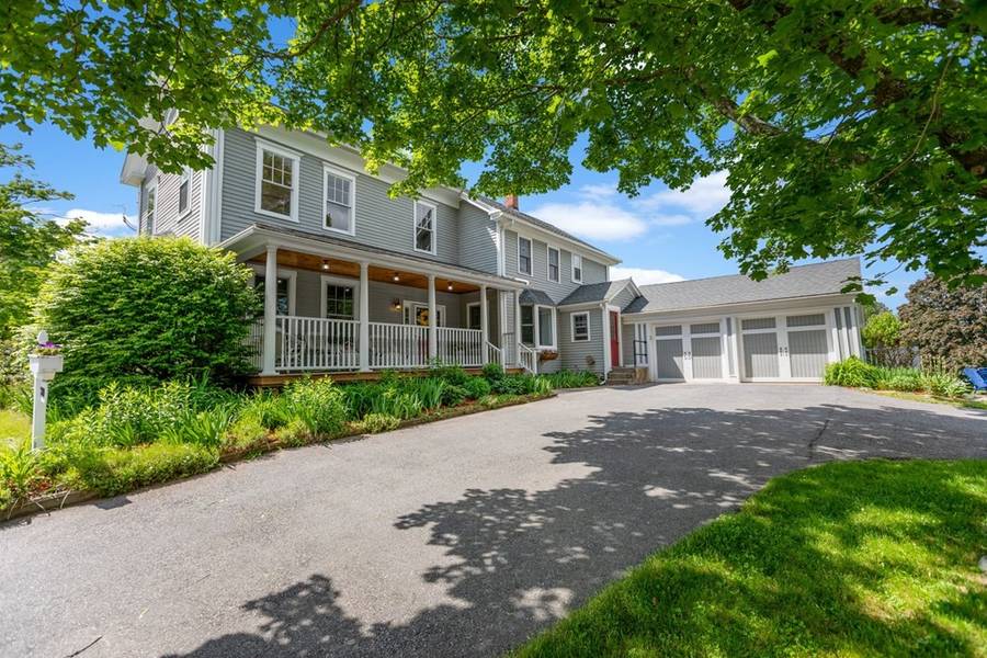 289 Pelham St, Methuen, MA 01844