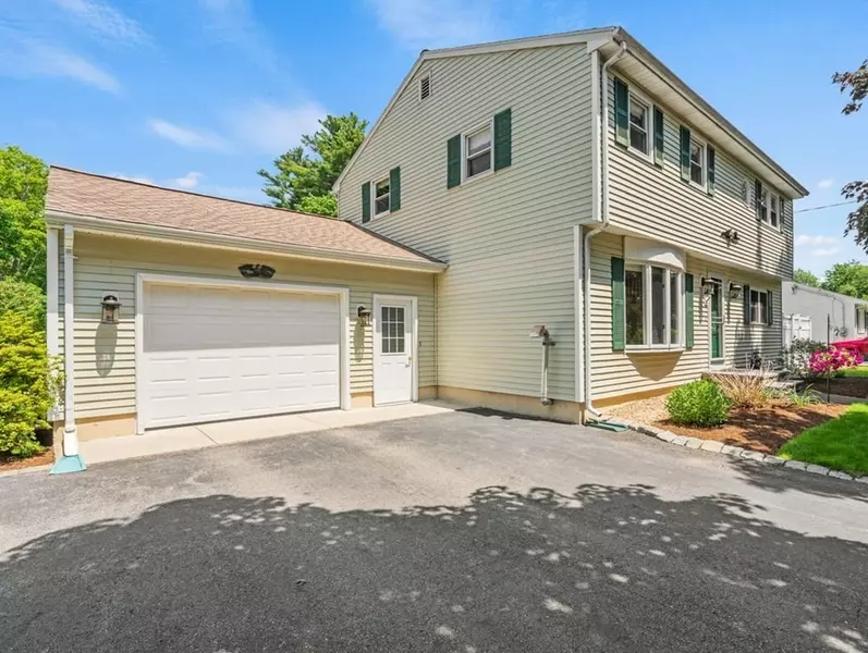 191 Lions Mouth Rd, Amesbury, MA 01913