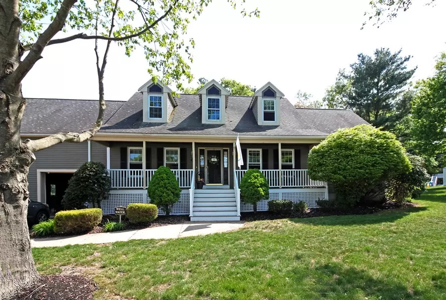 17 Stevens Dr, Holbrook, MA 02343