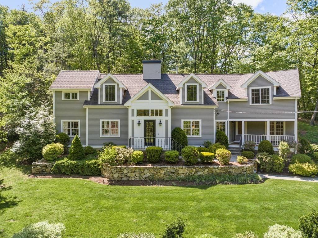 17 Hawthorne Ln, Weston, MA 02493
