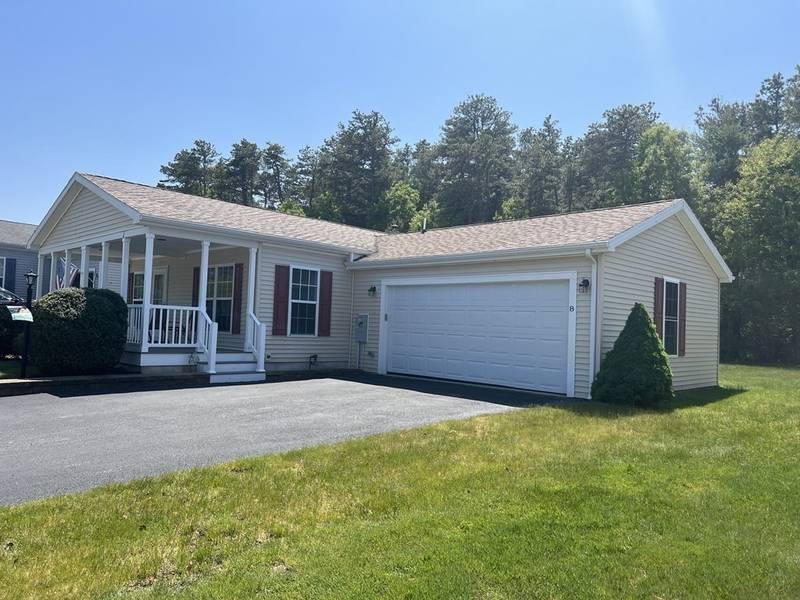 8 Willow Bend Blvd, Plymouth, MA 02360