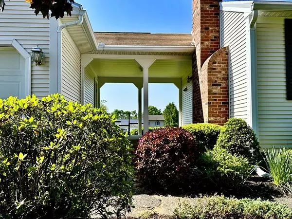 Agawam, MA 01001,17 Butterwood Road