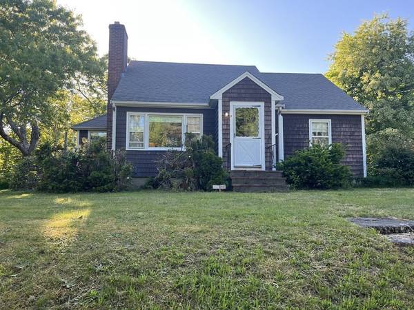 5 Florence St, Bourne, MA 02532