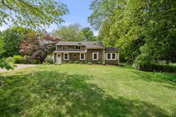 Raynham, MA 02767,377 Elm St East