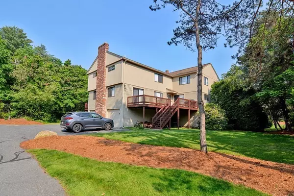 9 Country Club Ln #B, Milford, MA 01757