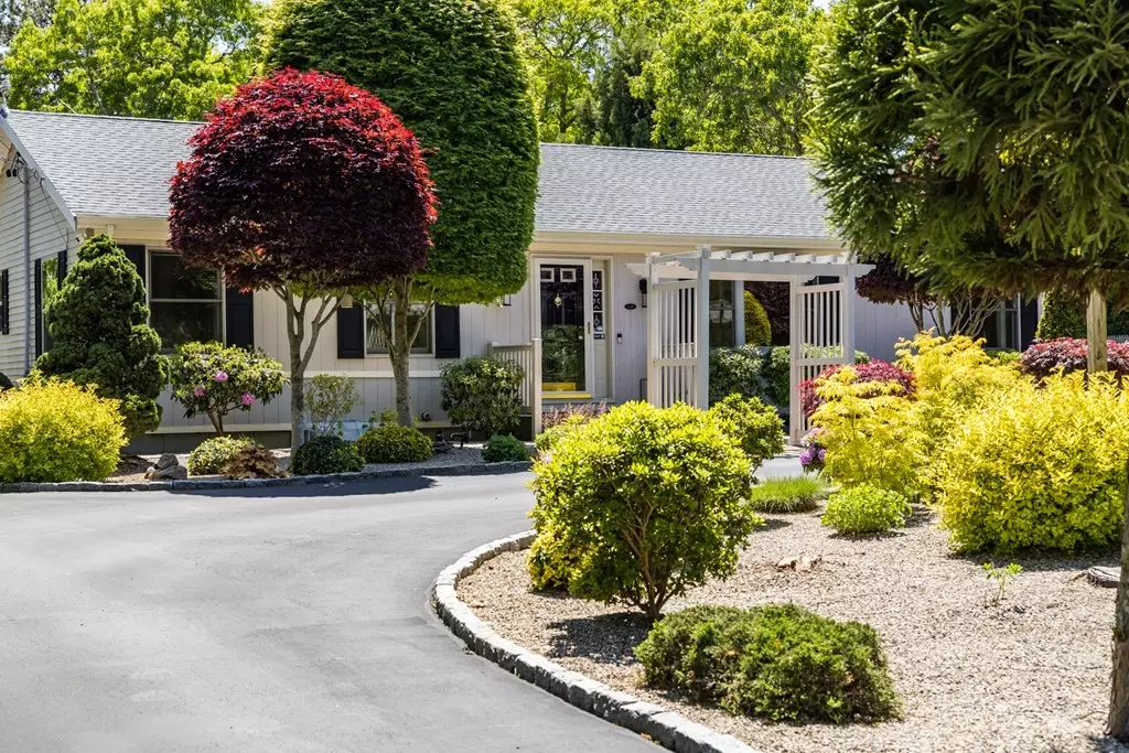Brewster, MA 02631,838 Great Fields Rd