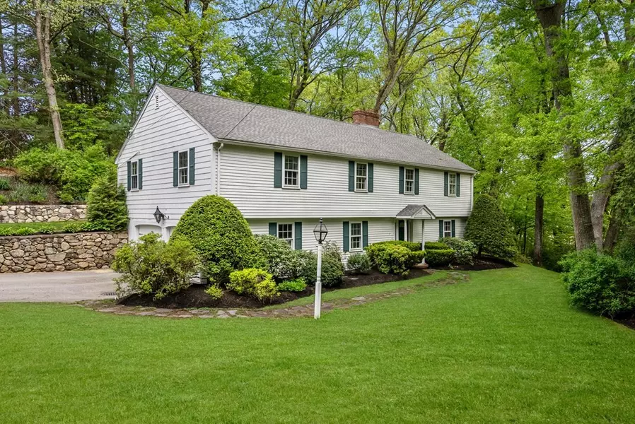 38 Oak Hill Rd, Wayland, MA 01778