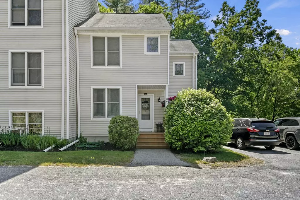 Oxford, MA 01540,2 Meadowbrook Court #2