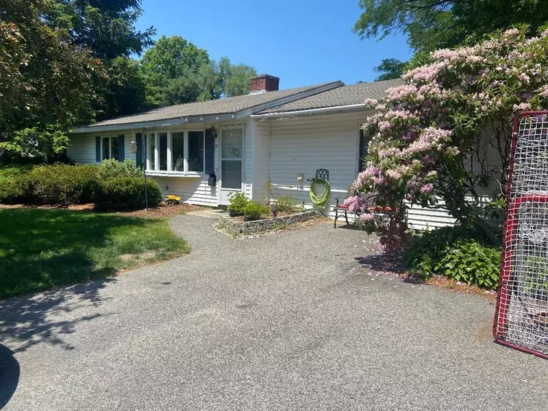 39 Lohnes Rd, Framingham, MA 01701