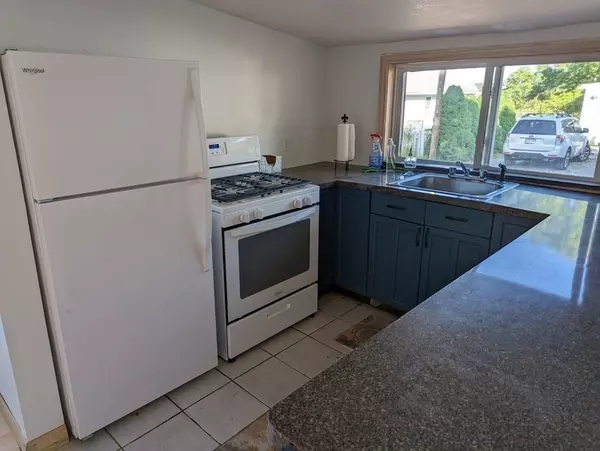 Wareham, MA 02571,12 Howard St