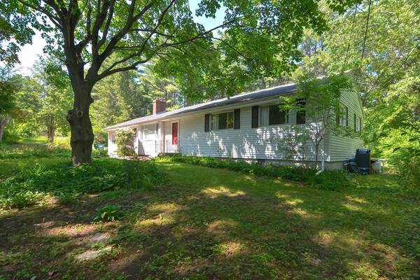 3 Tally Ho Ln, Wayland, MA 01778