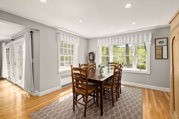 Weston, MA 02493,137 Lexington Street