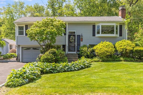 25 Aqueduct Rd, Wayland, MA 01778