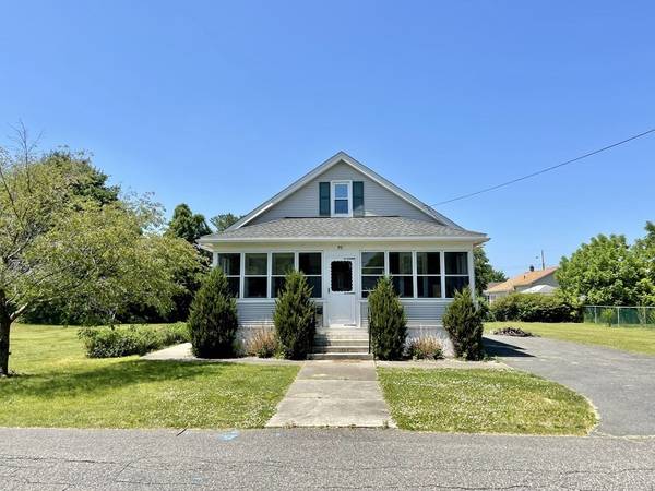 95 Yale St, Ludlow, MA 01056