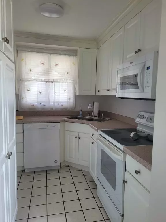 Wareham, MA 02571,2743 Cranberry Hwy #14A