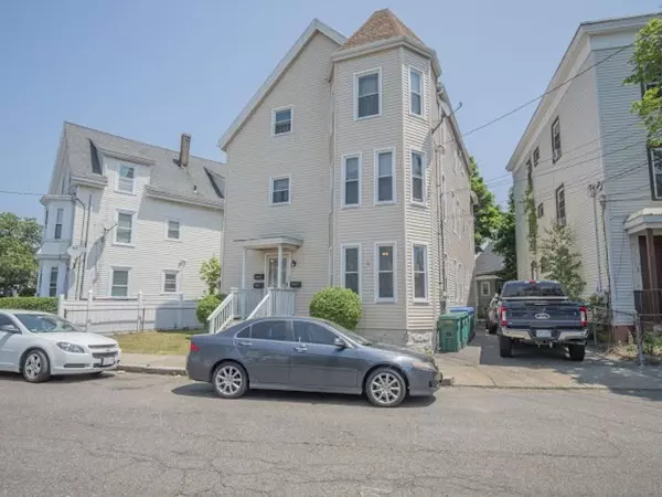 37 Waverly St, Lynn, MA 01904