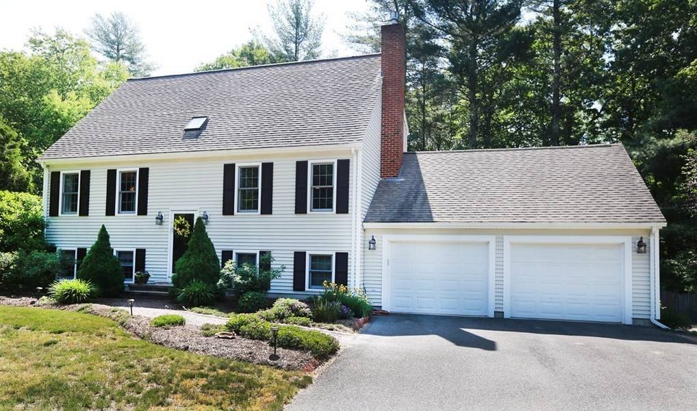 10 Fordham Dr, Norton, MA 02766