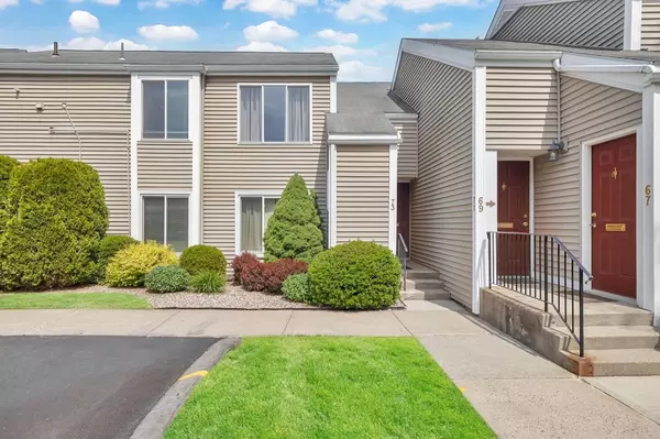 73 Nassau Dr #73, Springfield, MA 01129