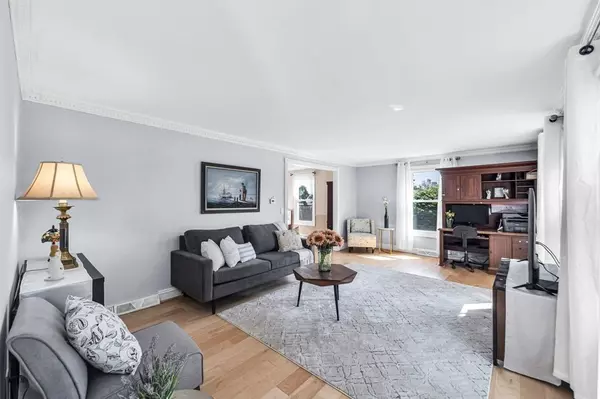 Agawam, MA 01001,359 Meadow St