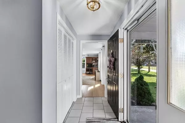 Agawam, MA 01001,359 Meadow St