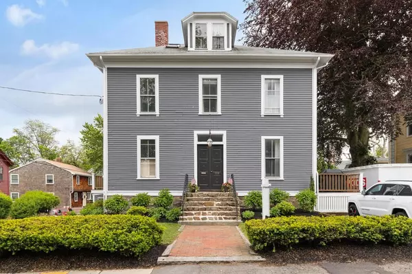 108 Elm St. #2, Marblehead, MA 01945